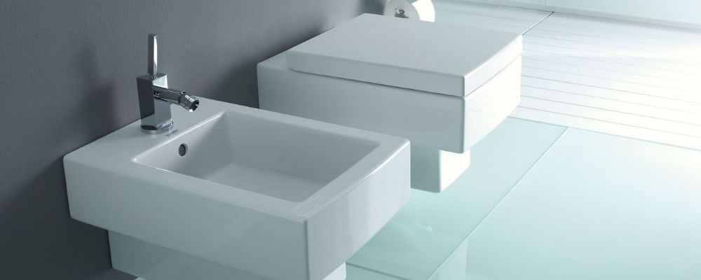 Duravit Vero Wall Hung Bidet and Toilet Pan
